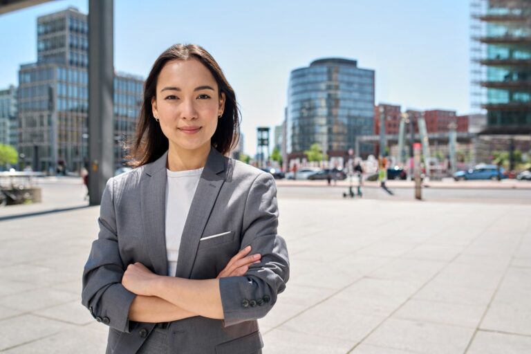 Jeune femme d'affaires