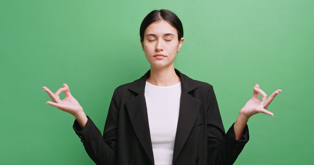 jeune femme zen et détendue